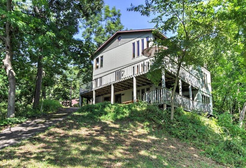 Waupaca Lakefront Home W/ Pool Table & Dock!