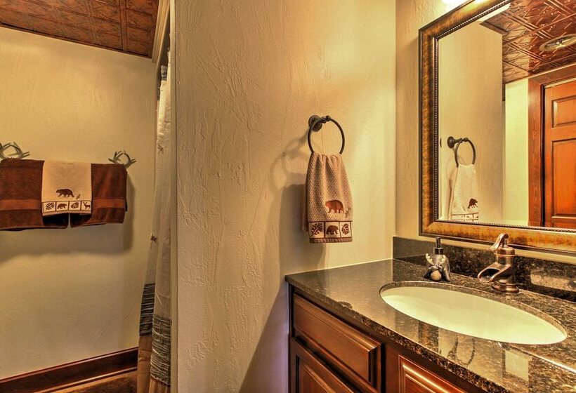 Waupaca Lakefront Home W/ Pool Table & Dock!