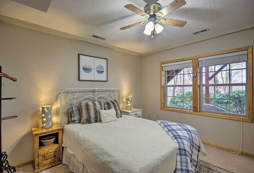 Waynesville Escape   Mtn Cabin Above The Clouds!