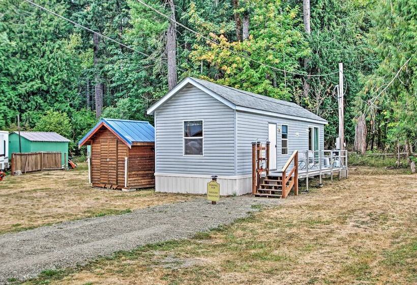 Woodsy Packwood Haven W/ Golf Course Access!