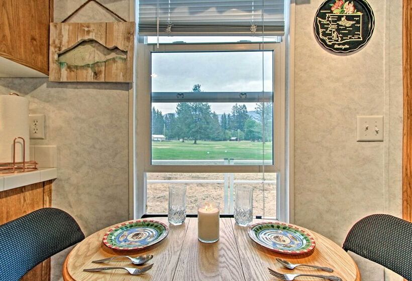 Woodsy Packwood Haven W/ Golf Course Access!