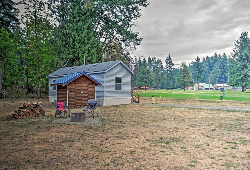 Woodsy Packwood Haven W/ Golf Course Access!