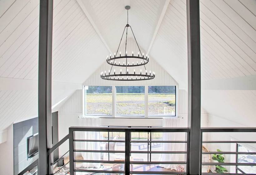 A Contemporary Dream: Lakefront Rathdrum Oasis!