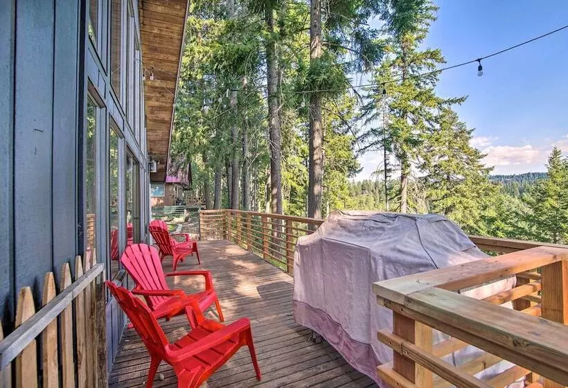 Alpine Retreat W/ Hot Tub & Mountain Views!