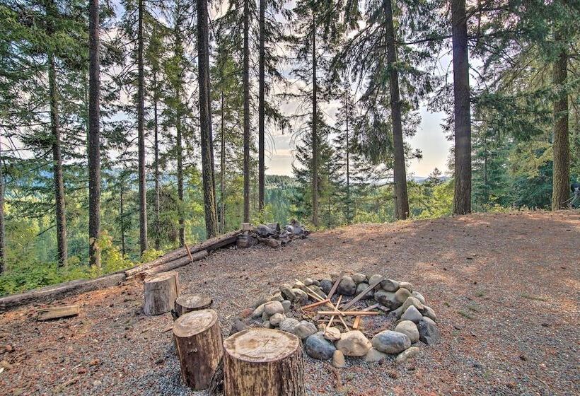 Alpine Retreat W/ Hot Tub & Mountain Views!