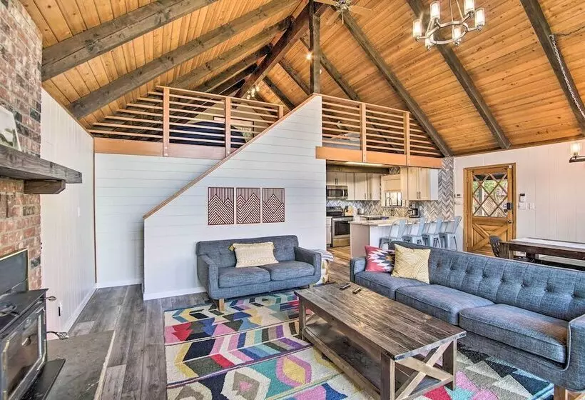 Alpine Retreat W/ Hot Tub & Mountain Views!