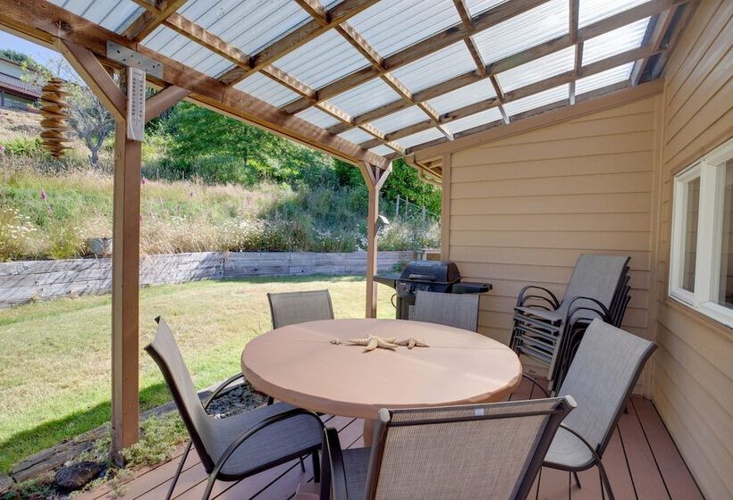 Bay City Vacation Rental Escape ~ 5 Mi To Marina!