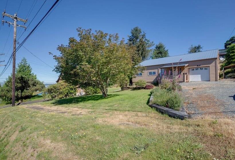 Bay City Vacation Rental Escape ~ 5 Mi To Marina!