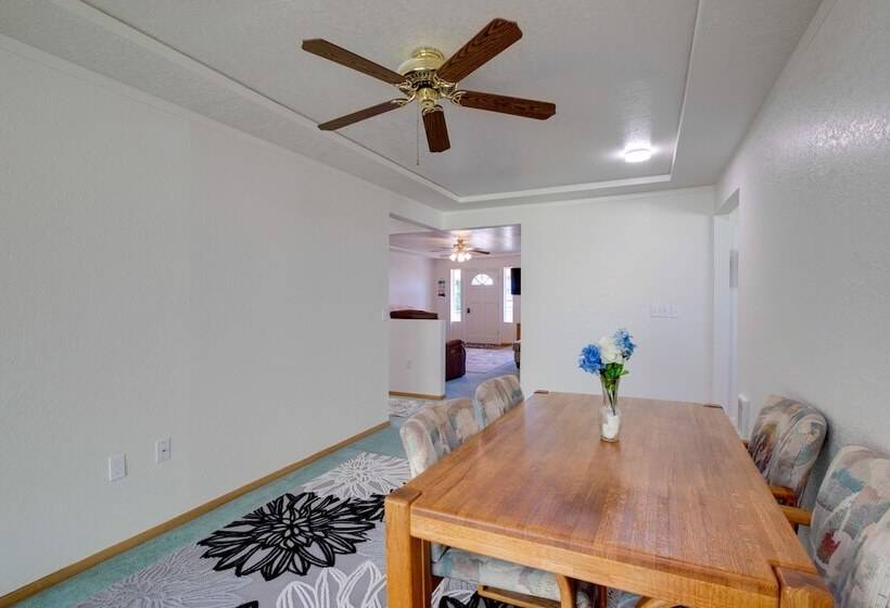 Bay City Vacation Rental Escape ~ 5 Mi To Marina!