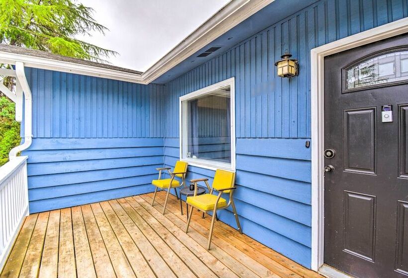 Bremerton Home: 2 Mi To Bremerton Boardwalk!