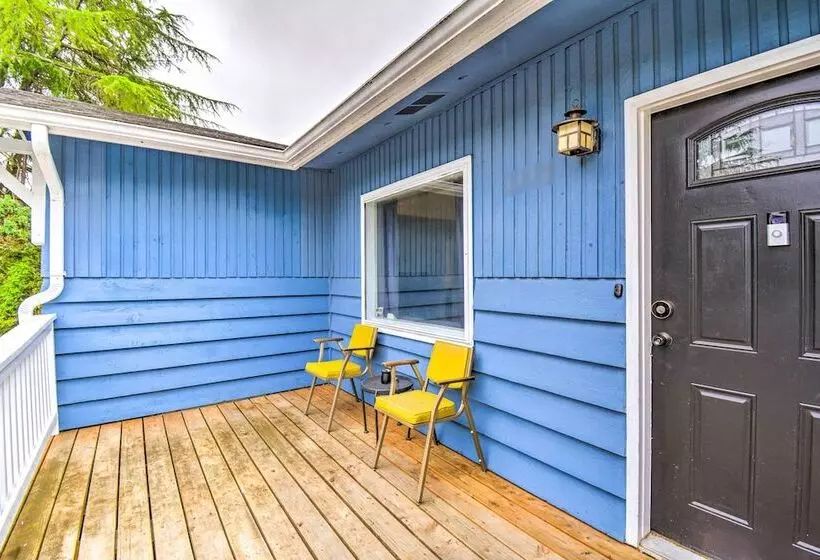 Bremerton Home: 2 Mi To Bremerton Boardwalk!