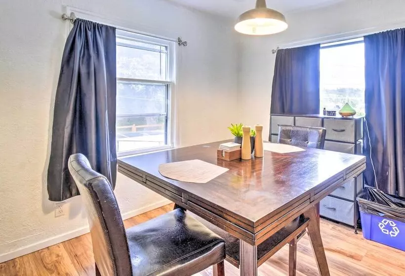 Bremerton Home: 2 Mi To Bremerton Boardwalk!