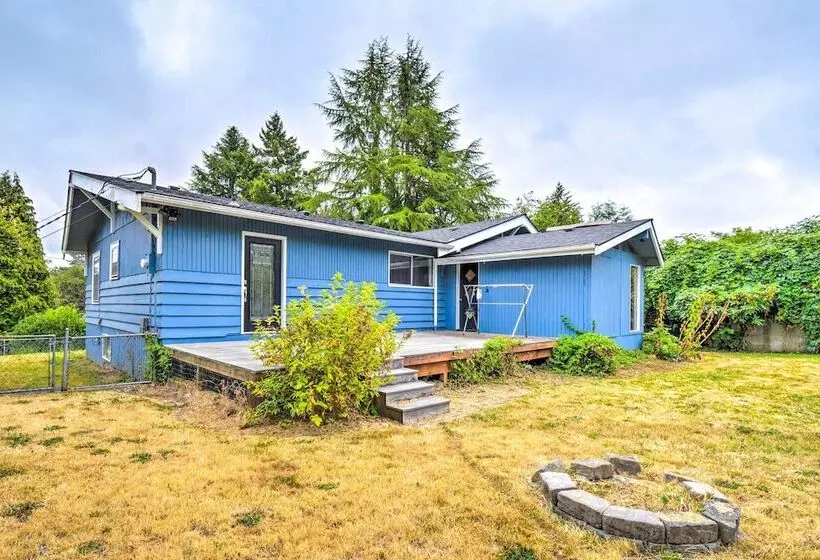 Bremerton Home: 2 Mi To Bremerton Boardwalk!