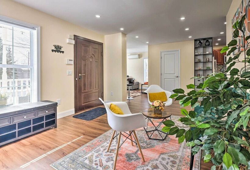 Bright Tobyhanna Home W/ Hot Tub & Fire Pit!