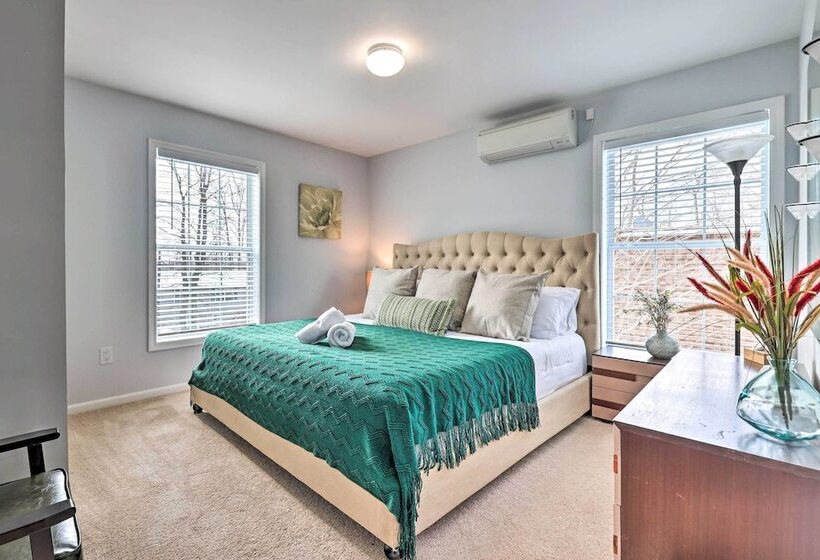 Bright Tobyhanna Home W/ Hot Tub & Fire Pit!