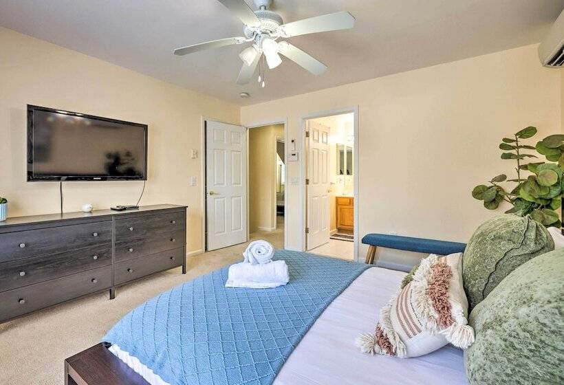 Bright Tobyhanna Home W/ Hot Tub & Fire Pit!