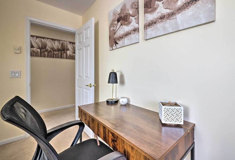 Bright Tobyhanna Home W/ Hot Tub & Fire Pit!