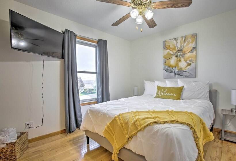 Cadillac Home W/ Hot Tub & Lake Mitchell Views!