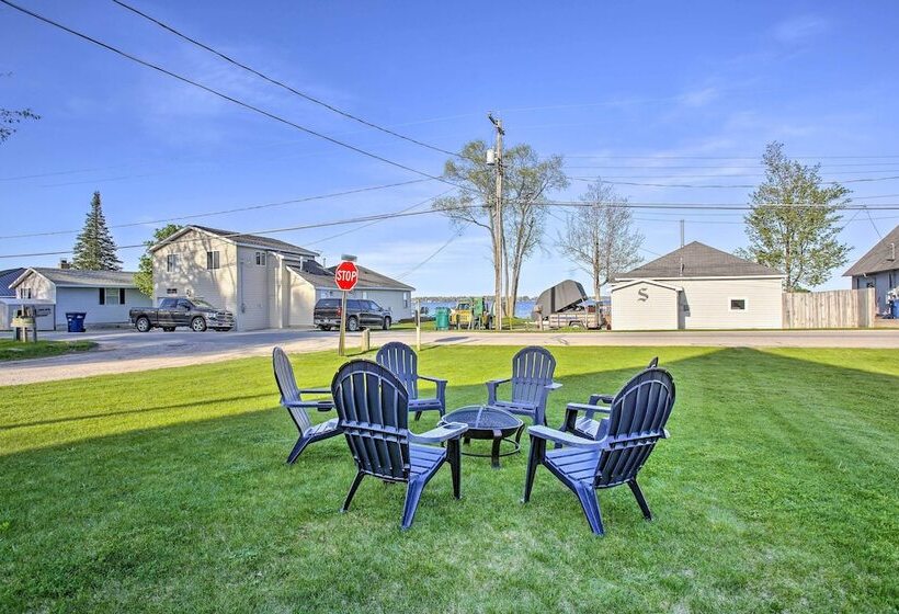 Cadillac Home W/ Hot Tub & Lake Mitchell Views!