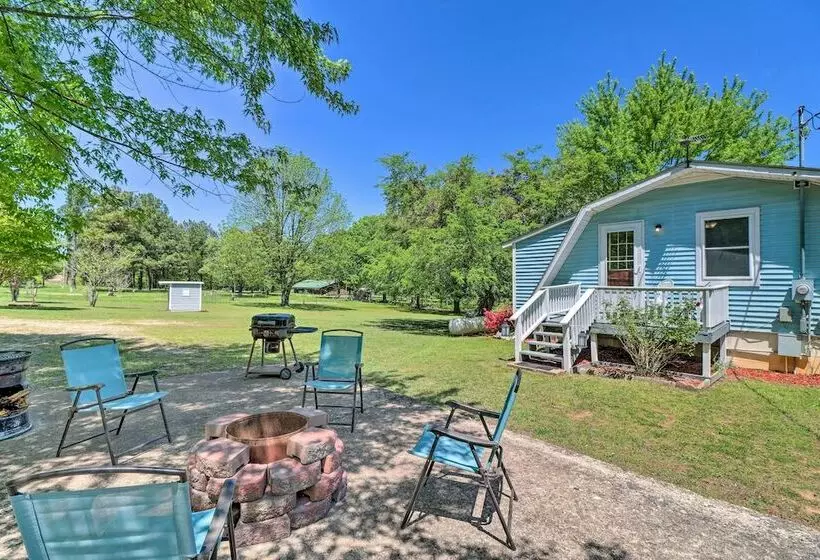 Charming Cabin In Mountain View W/ Deck!
