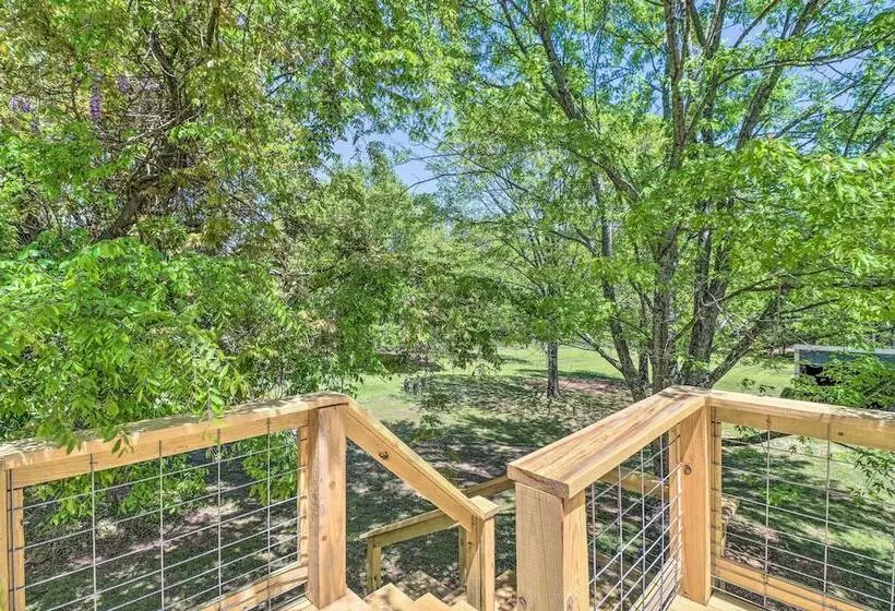 Charming Cabin In Mountain View W/ Deck!
