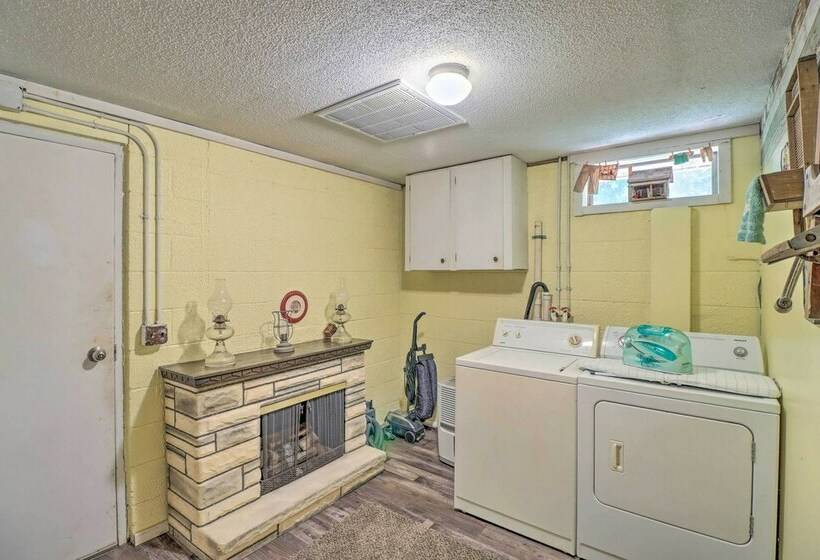 Charming Cabin In Mountain View W/ Deck!