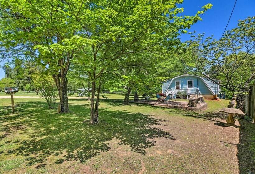 Charming Cabin In Mountain View W/ Deck!