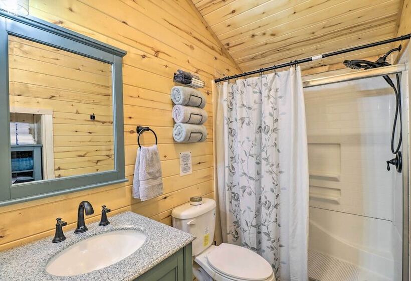 Charming Mountain View Cabin ~ 8 Mi To Dtwn!