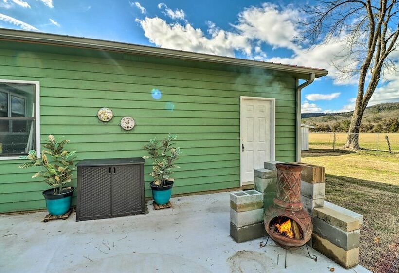 Charming Mountain View Cabin ~ 8 Mi To Dtwn!