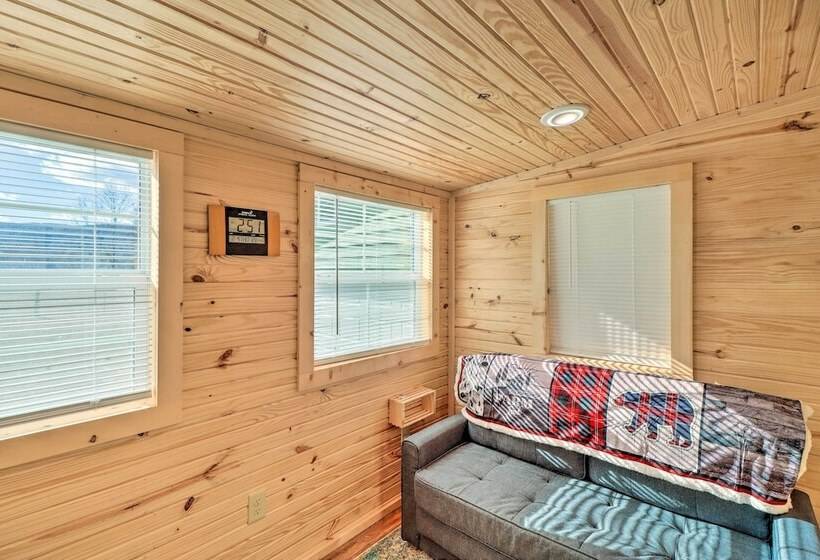 Charming Mountain View Cabin ~ 8 Mi To Dtwn!
