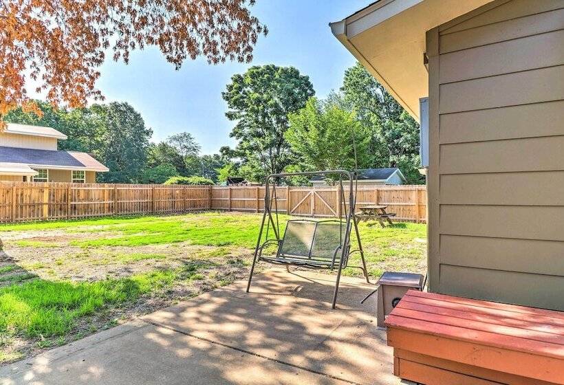 Charming Retreat < 2 Mi To Cranfield Marina!