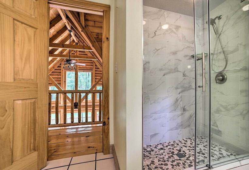 Classy Home W/ Hot Tub: 2 Mi To Lake Access!