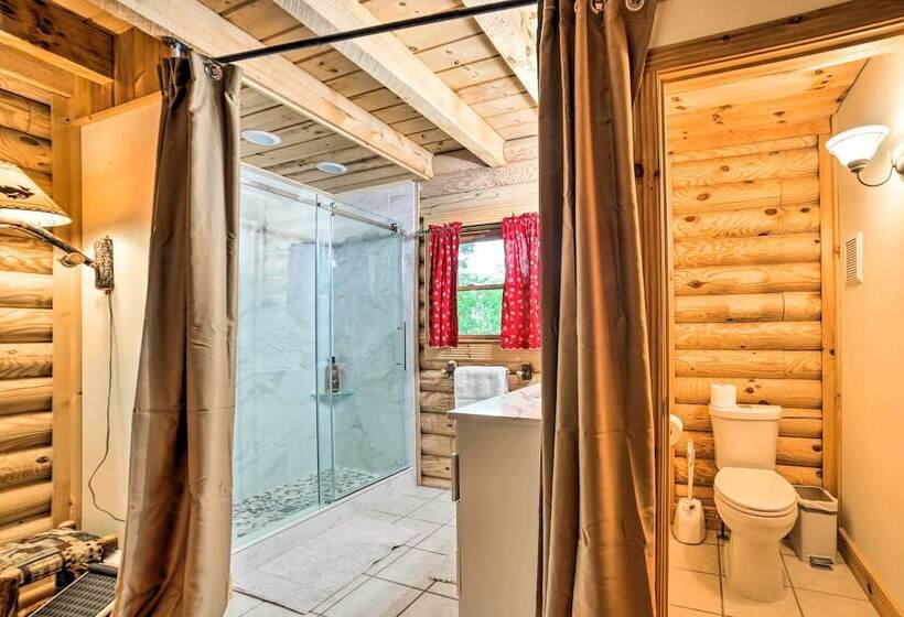 Classy Home W/ Hot Tub: 2 Mi To Lake Access!