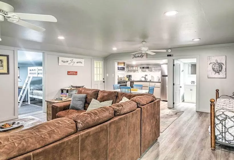 Cottage With Patio & Shared Waterfront Perks!