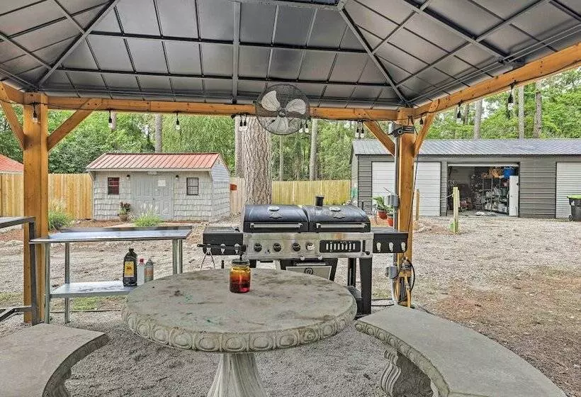 Cottage With Patio & Shared Waterfront Perks!