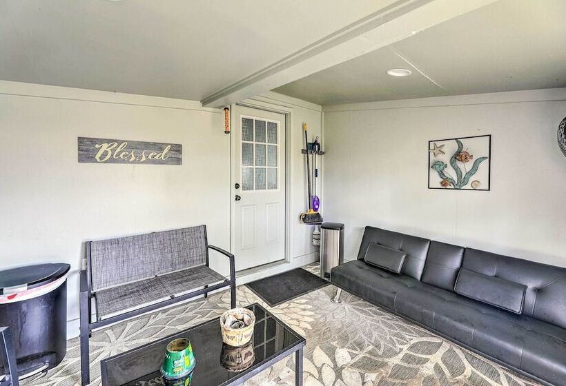 Cottage With Patio & Shared Waterfront Perks!