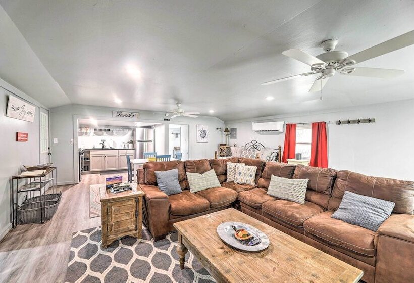 Cottage With Patio & Shared Waterfront Perks!