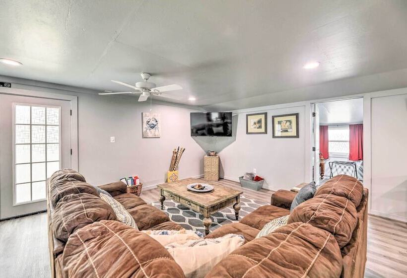 Cottage With Patio & Shared Waterfront Perks!