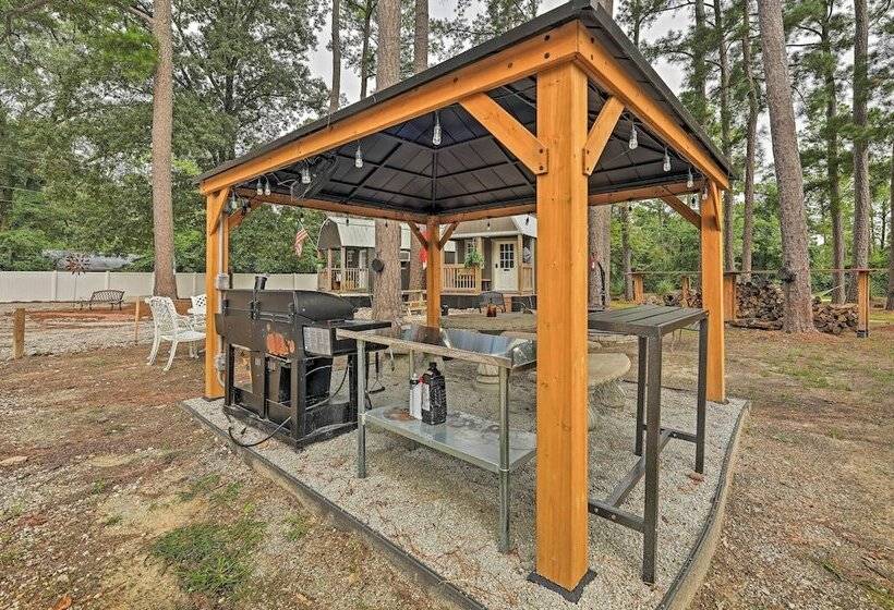 Cottage With Patio & Shared Waterfront Perks!