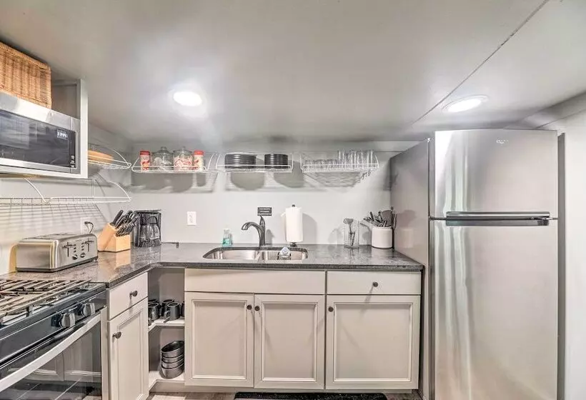 Cottage With Patio & Shared Waterfront Perks!