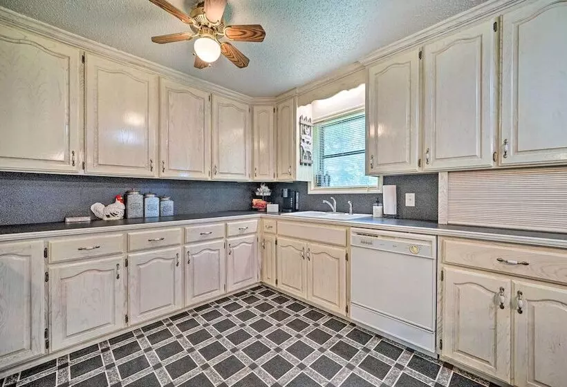 Cozy Murfreesboro Home Near Local Attractions!