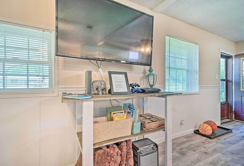 Cozy Murfreesboro Home Near Local Attractions!