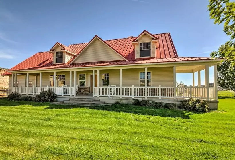 Custom Home W/ Decks In Boulder! Gateway To Parks!