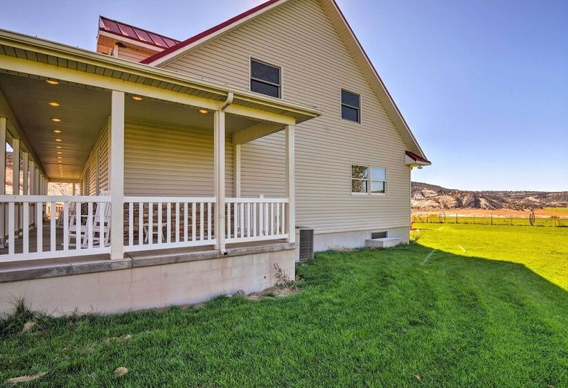 Custom Home W/ Decks In Boulder! Gateway To Parks!