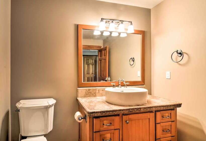 Custom Home W/ Decks In Boulder! Gateway To Parks!