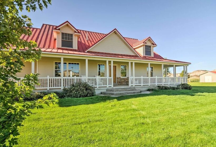 Custom Home W/ Decks In Boulder! Gateway To Parks!