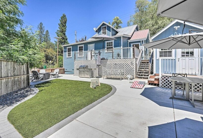 Downtown Nevada City 1900 Victorian Retreat!