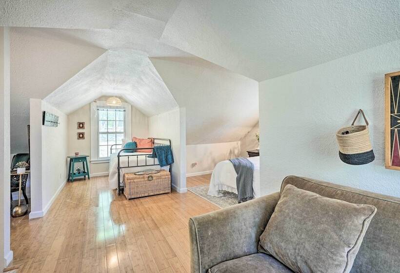 Downtown Nevada City 1900 Victorian Retreat!