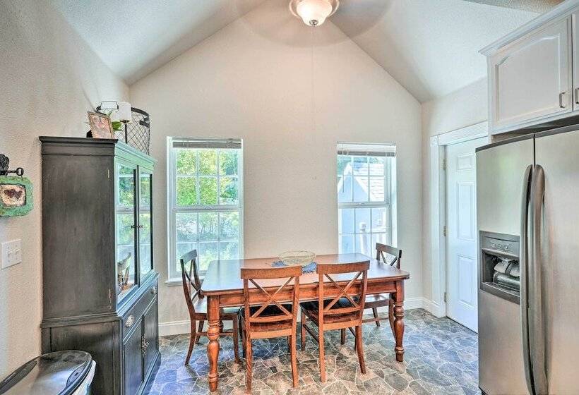 Downtown Nevada City 1900 Victorian Retreat!