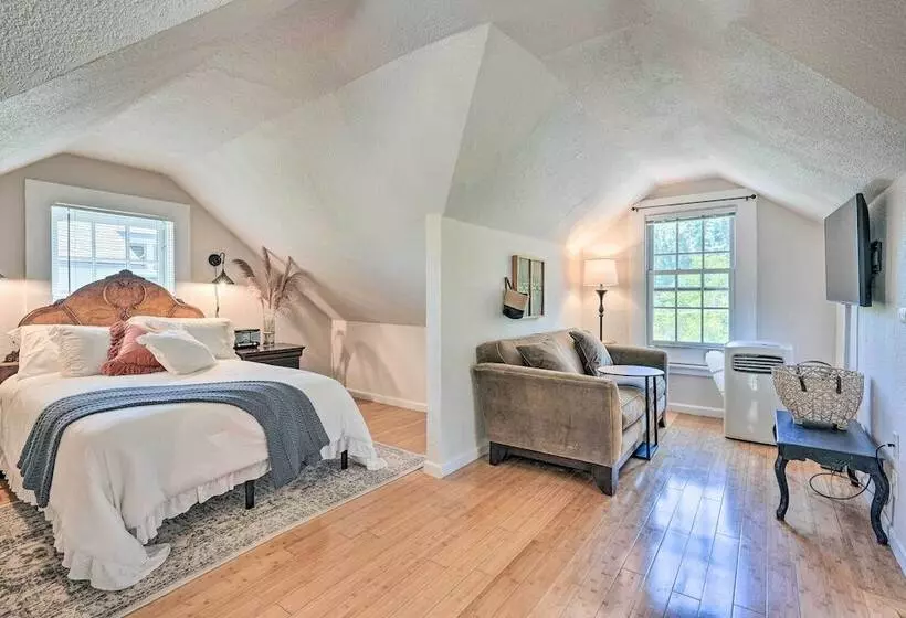 Downtown Nevada City 1900 Victorian Retreat!